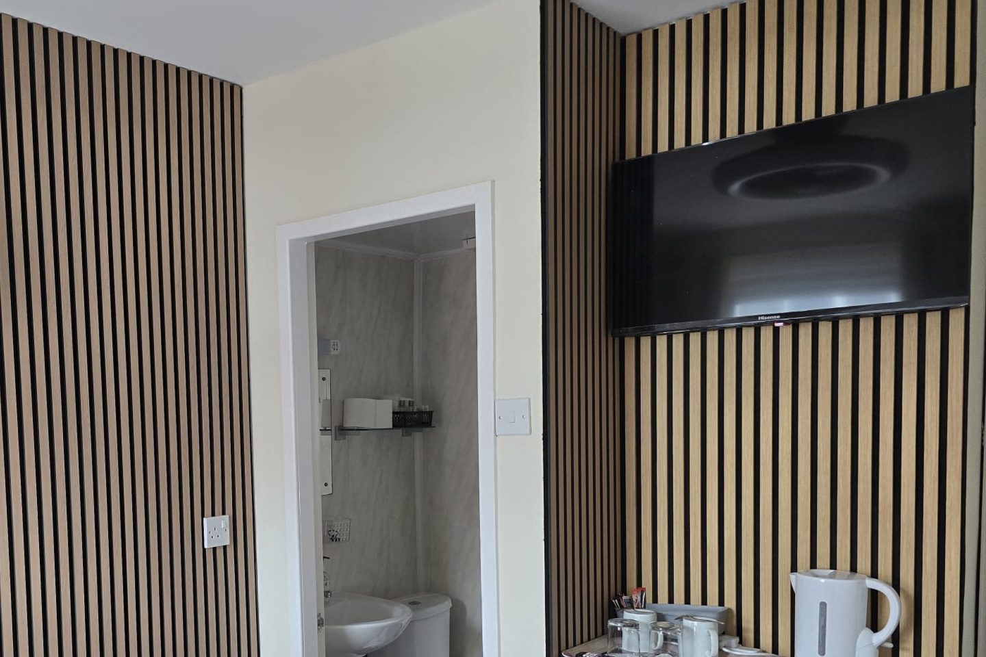 Private bathroom, TV and tea and coffee facilities in a Standard Double Room